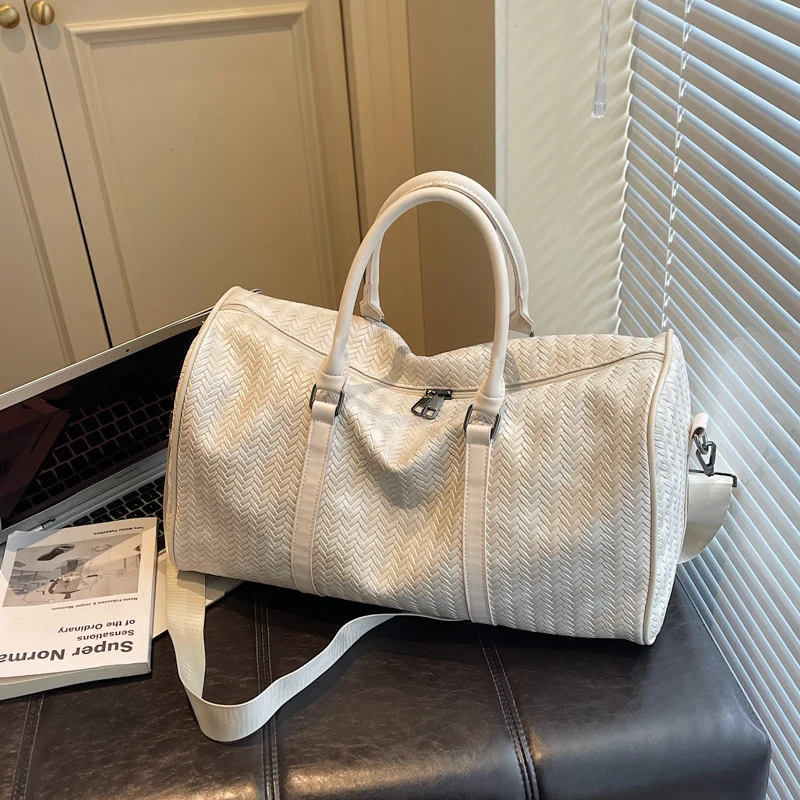 Sportliche Reisetasche im modernen Korbflecht-Design Skanto