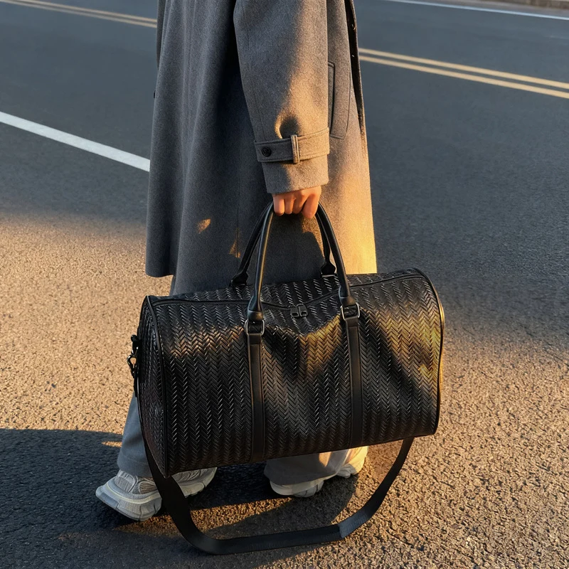 Sportliche Reisetasche im modernen Korbflecht-Design Skanto