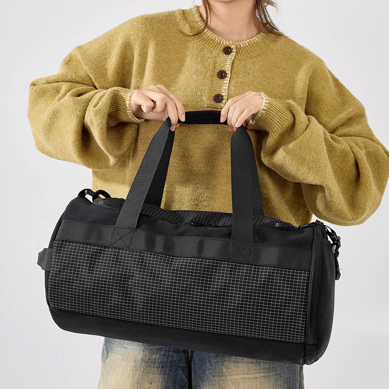 Praktische Sport- und Reisetasche mit ergonomischen Details Skanto