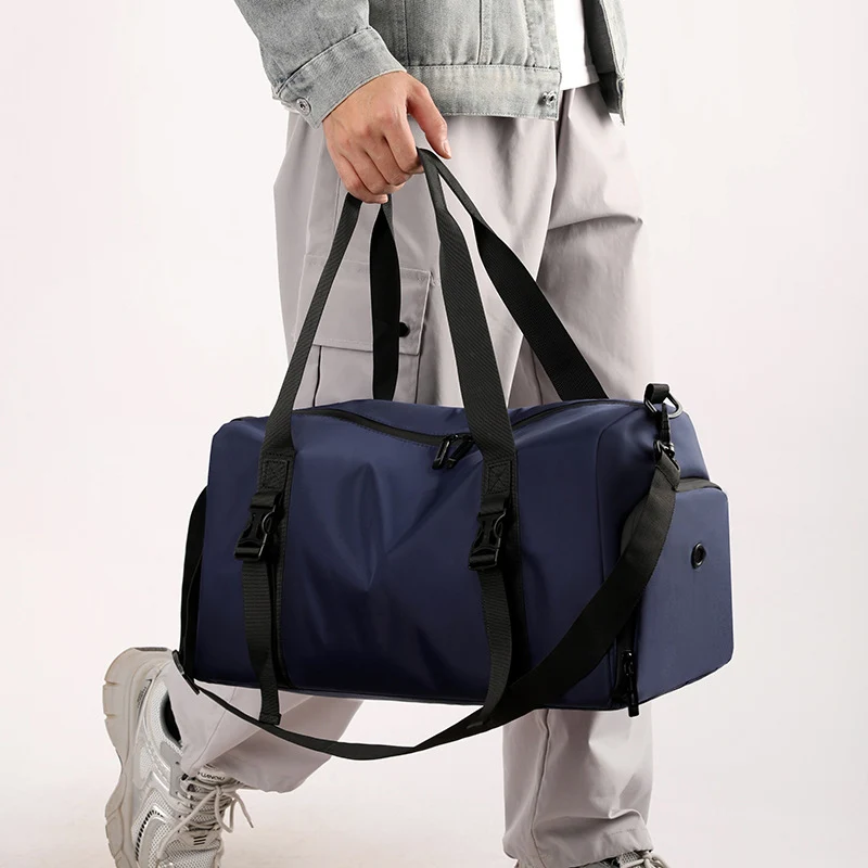 Sportliche Reisetasche mit individuellem Fächerdesign und strapazierfähigem Material Skanto
