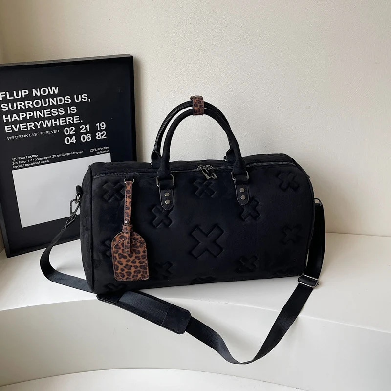 Sportliche Wochenendtasche mit herausnehmbaren Innenteilern und verstärkten Griffen Skanto