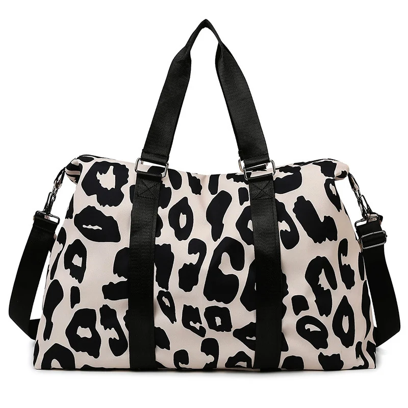 Sportliche Reisetasche mit trendigem Zebramuster Skanto