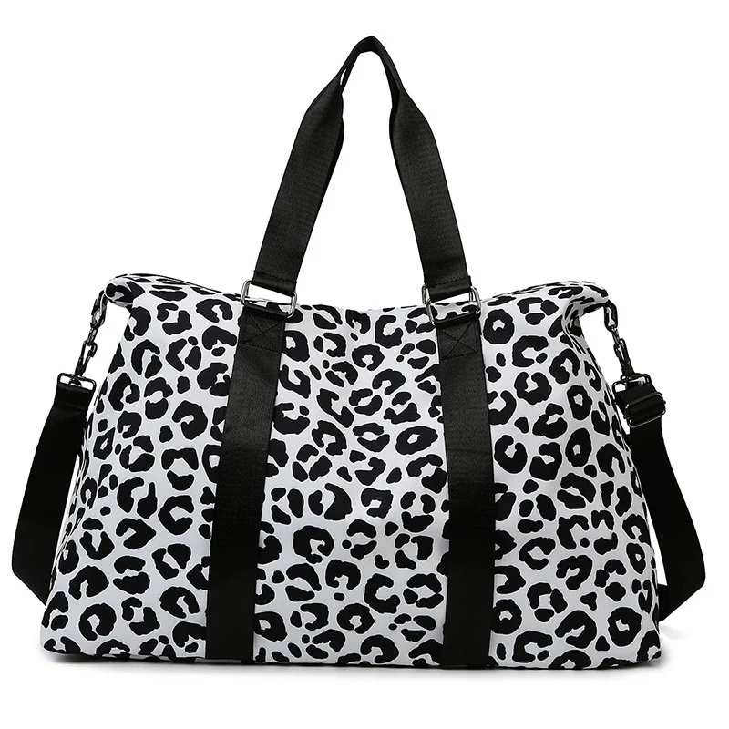 Sportliche Reisetasche mit trendigem Zebramuster Skanto