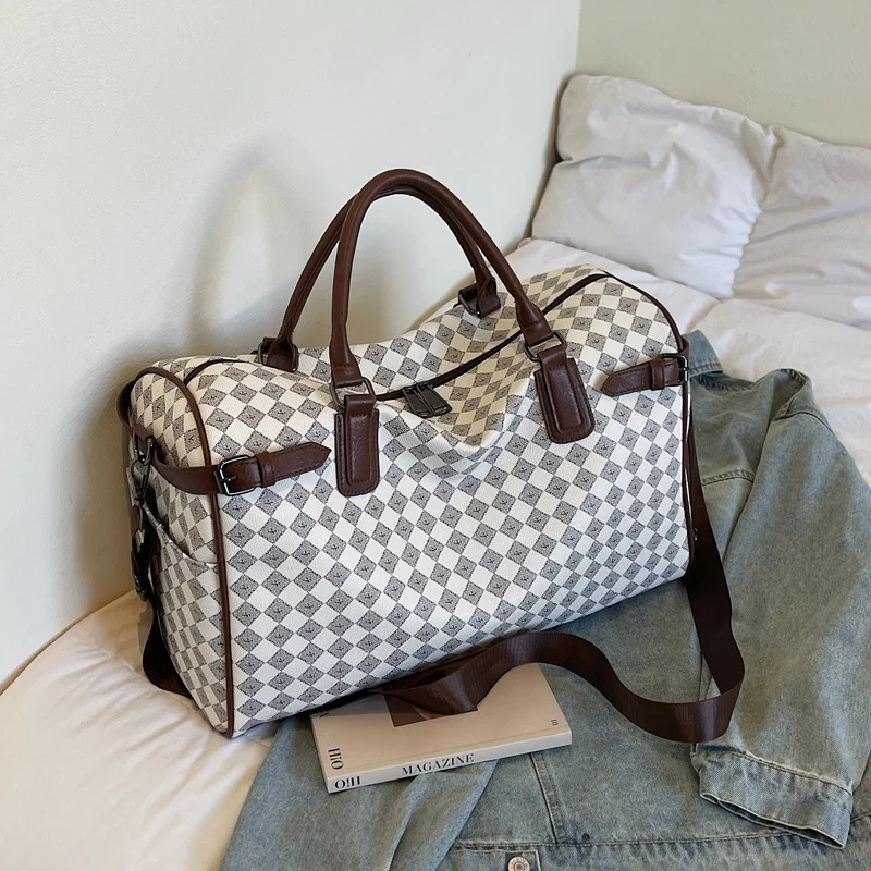 Sportliche Reisetasche mit mehreren Fächern und verstärkten Griffen Skanto