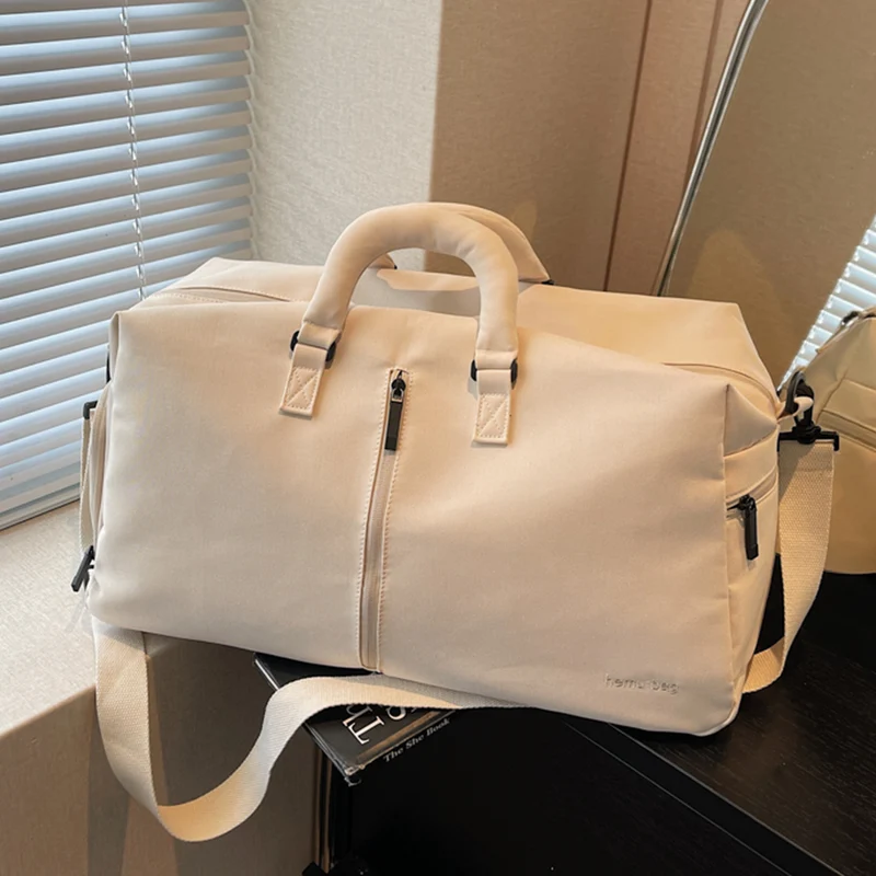 Moderne Reisetasche mit vielseitigen Trageoptionen Skanto