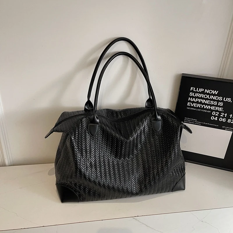 Luxuriöse Reisetasche im modernen Zickzack-Muster Skanto