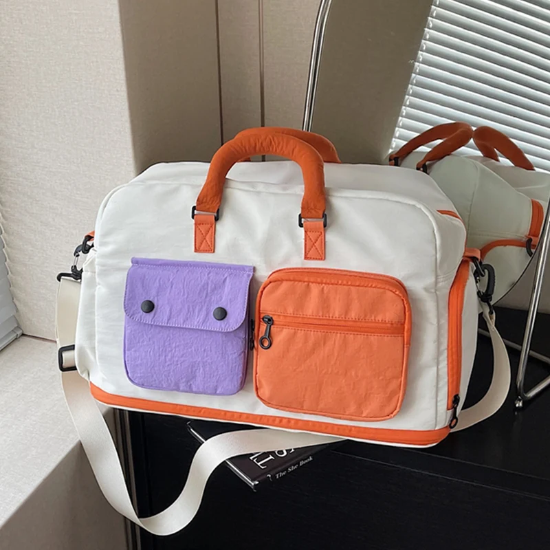Sportliche Reisetasche mit multifunktionalen Außentaschen Skanto