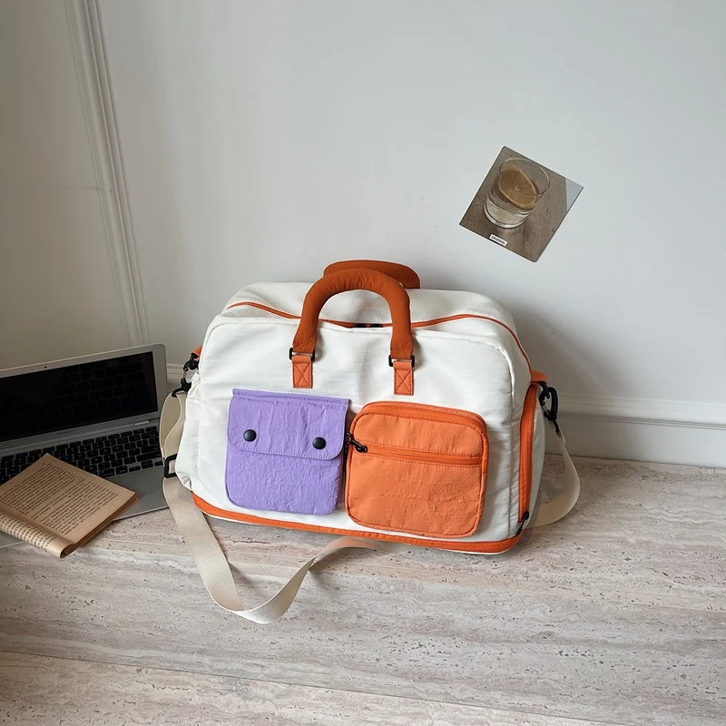 Sportliche Reisetasche mit multifunktionalen Außentaschen Skanto