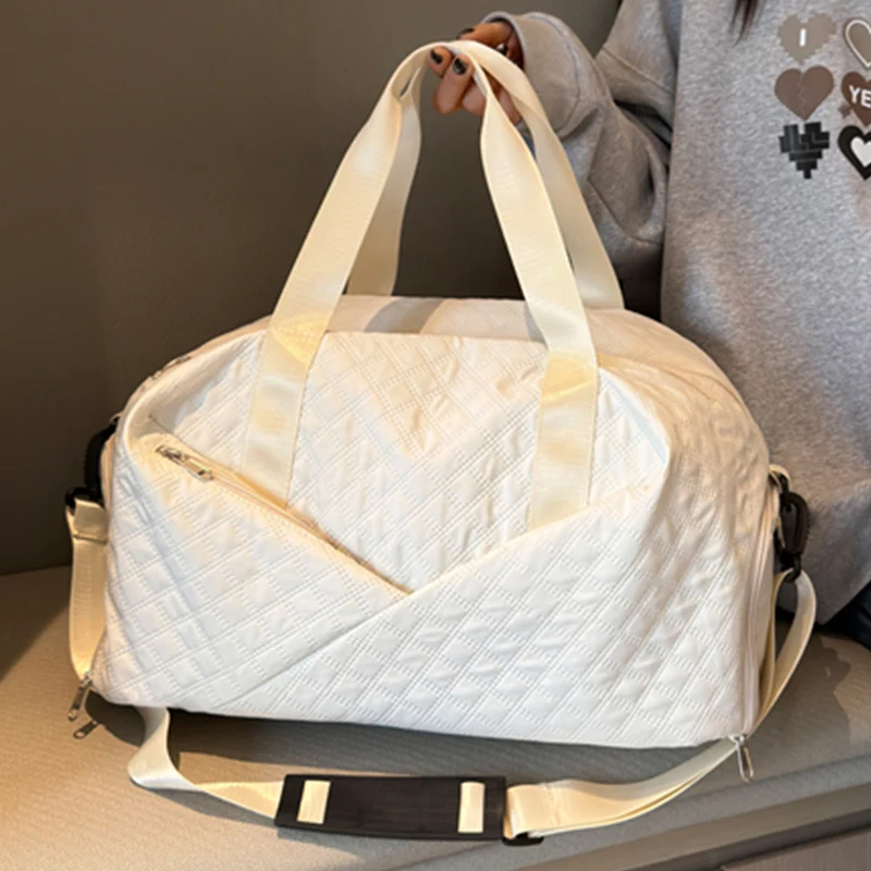 Sportliche Reisetasche mit elegantem Steppmuster Skanto