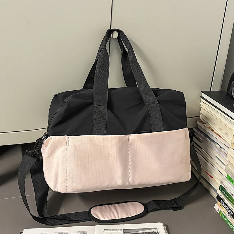 Sportliche Multifunktions-Reisetasche mit großem Staufach Skanto