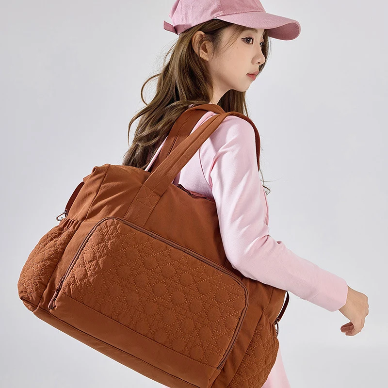 Sportliche Reisetasche mit innovativem Fächerdesign Skanto