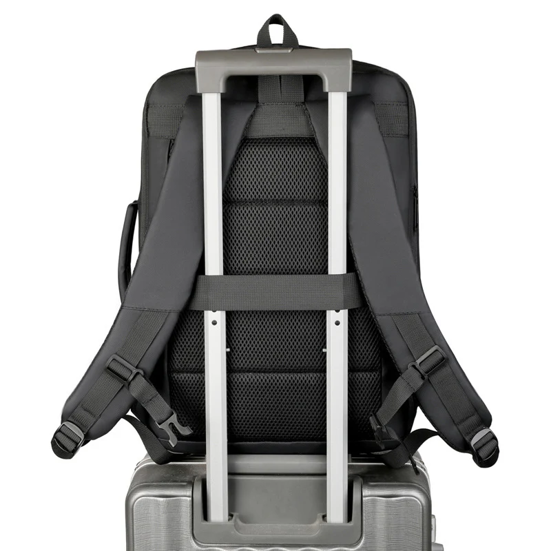 Moderner Laptop-Rucksack mit praktischem USB-Anschluss und innovativem Fächersystem Skanto