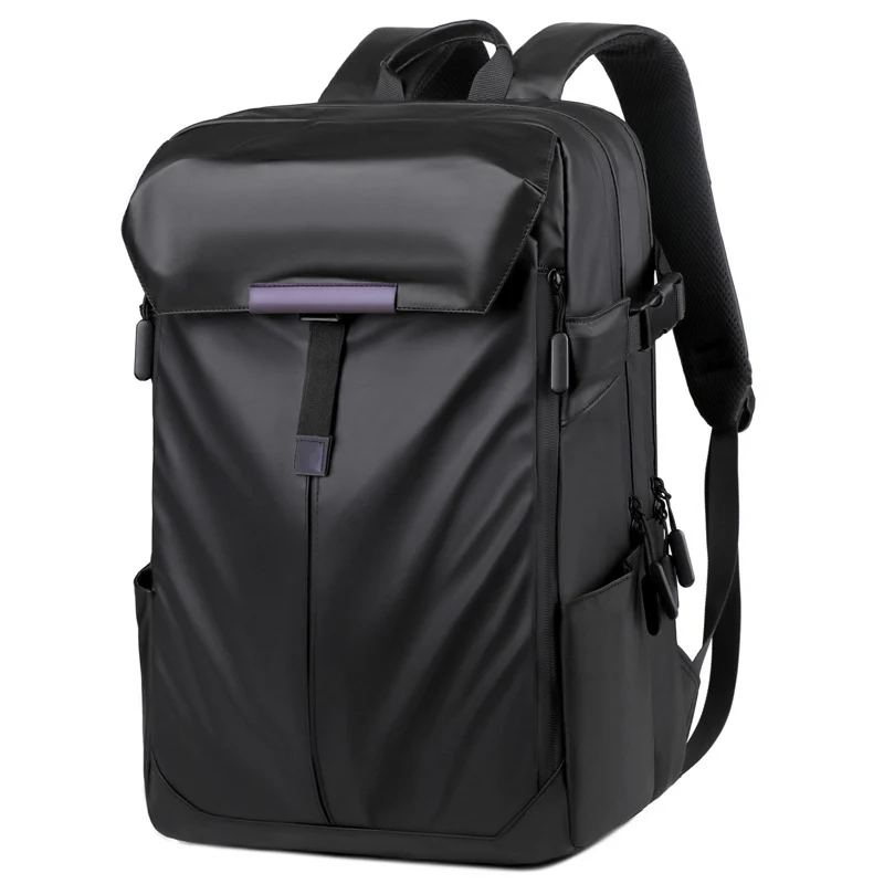 Urbaner Rucksack mit wasserdichtem Material und innovativem Stauraum Skanto