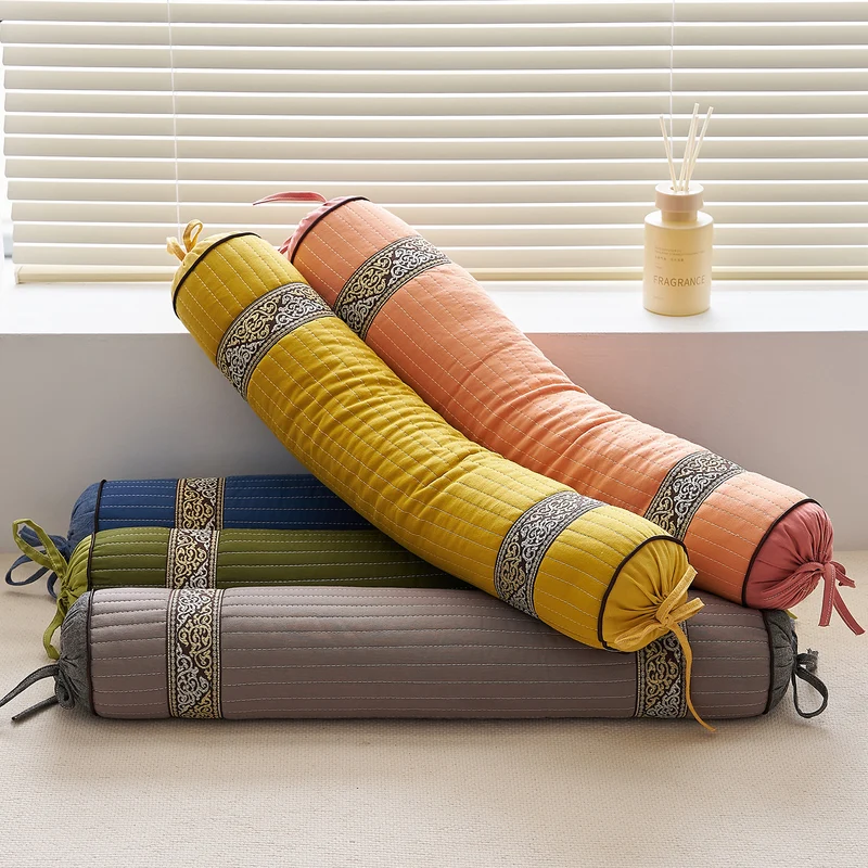 Meditationsrolle mit dekorativem Design Skanto