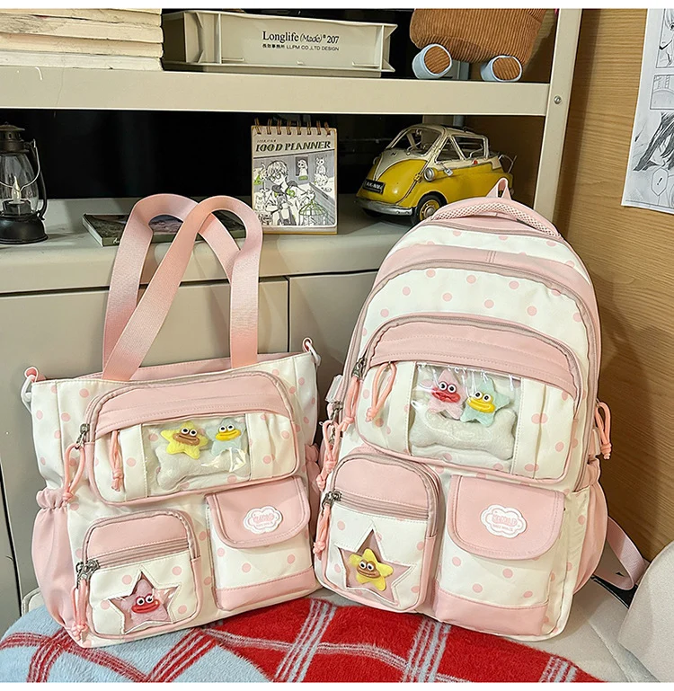 Lässige Tote Skanto mit mehreren Taschen