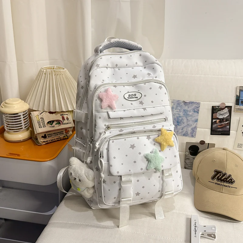 Rucksack Skanto mit Sternenmuster und mehreren Fächern