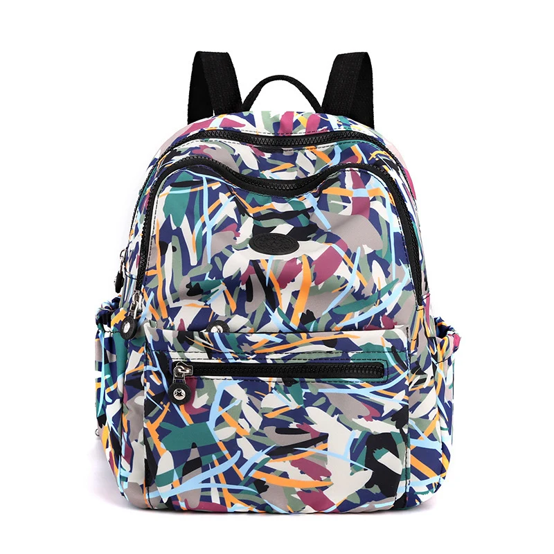 Stilvoller Rucksack mit modernem Blumendesign Skanto