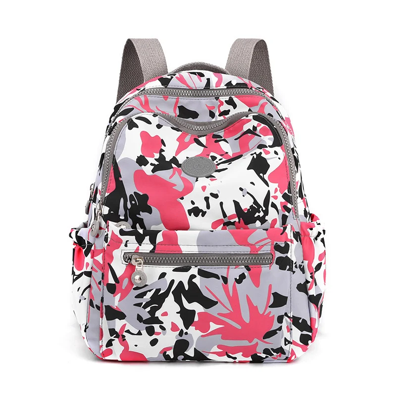 Stilvoller Rucksack mit modernem Blumendesign Skanto
