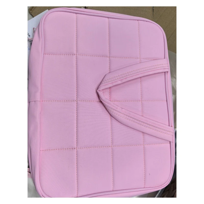 Gepolsterte Kosmetik-Organizer-Tasche mit praktischem Aufhängesystem Skanto