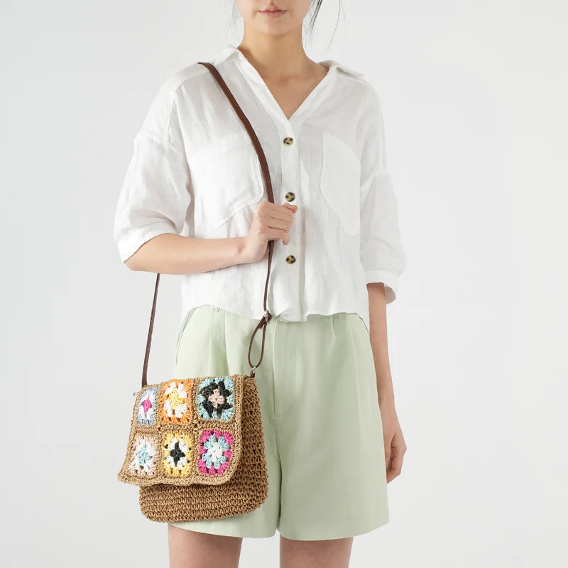 Bequeme Umhängetasche mit buntem Hexagon-Muster Skanto