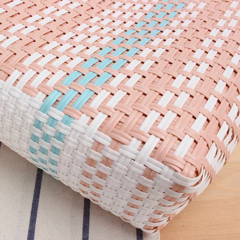 Geflochtene Tragetasche mit farbenfrohem Design und stabilen Griffen Skanto