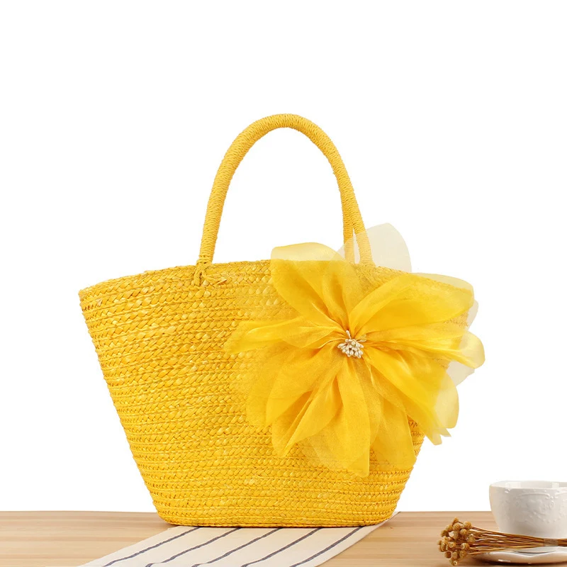 Elegante Strohtasche mit floralen Akzenten Skanto