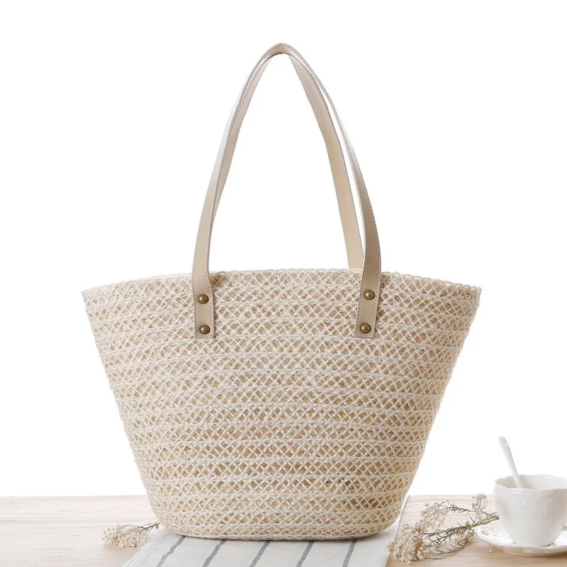 Strohtasche mit modernem Knotenverschluss Skanto
