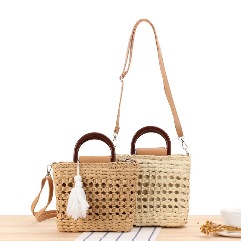 Designer-Handtasche mit stilvollem Holzgriff und praktischem abnehmbarem Schultergurt Skanto