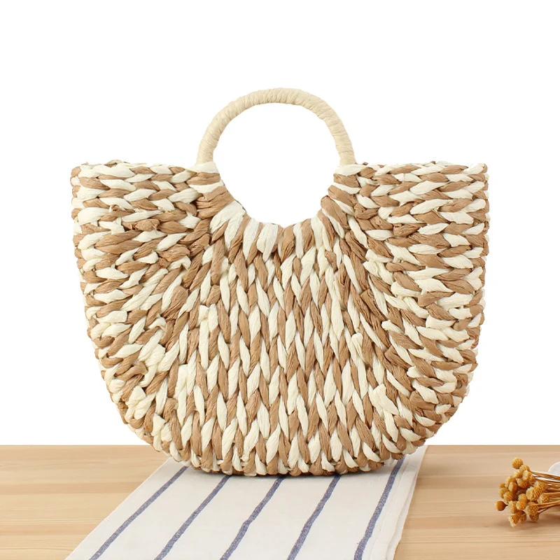 Handtasche aus handgeflochtenen Materialien mit modernem Design Skanto