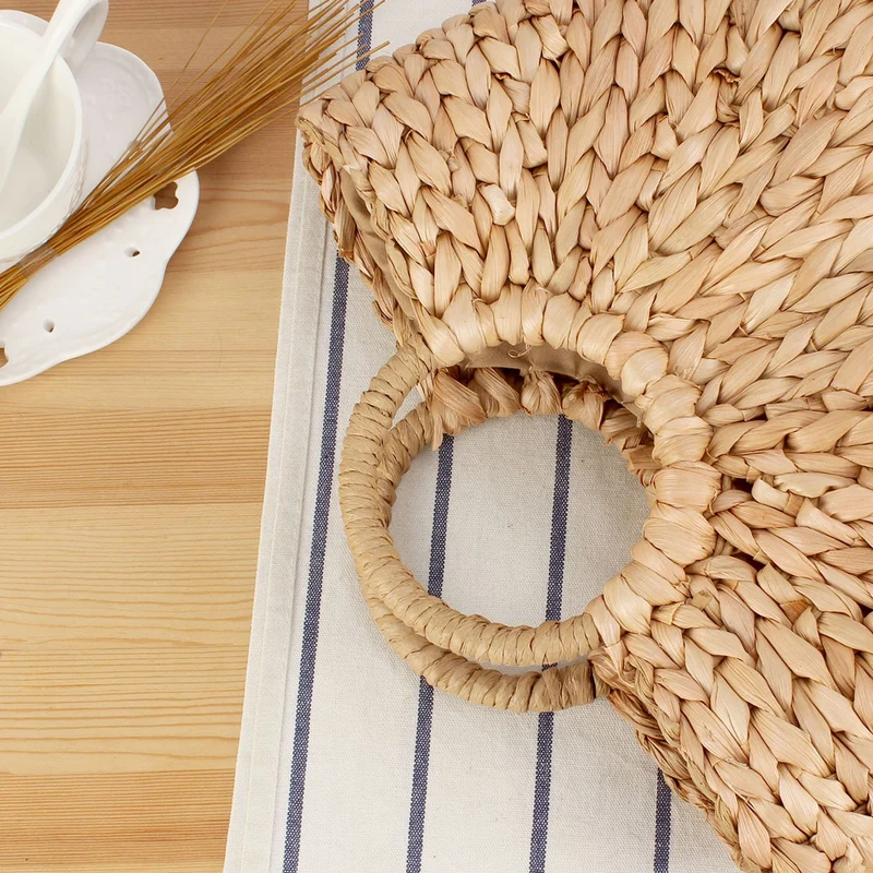 Gewebte Naturmaterial-Handtasche mit elegantem Rundgriff Skanto