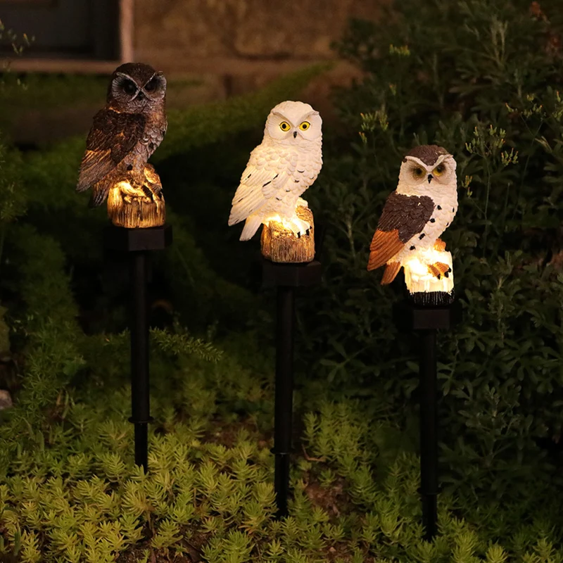 Realistische Eulen-Solar-Gartensteckerleuchte mit LED-Harzskulptur Skanto