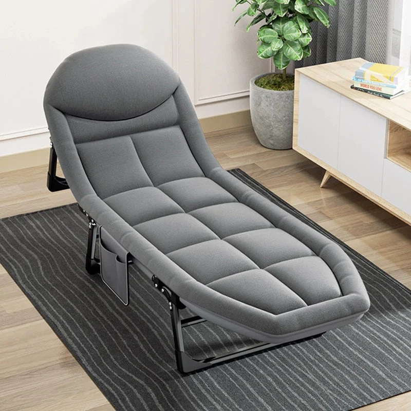 Klappbett mit integriertem Kissen und Seitentasche