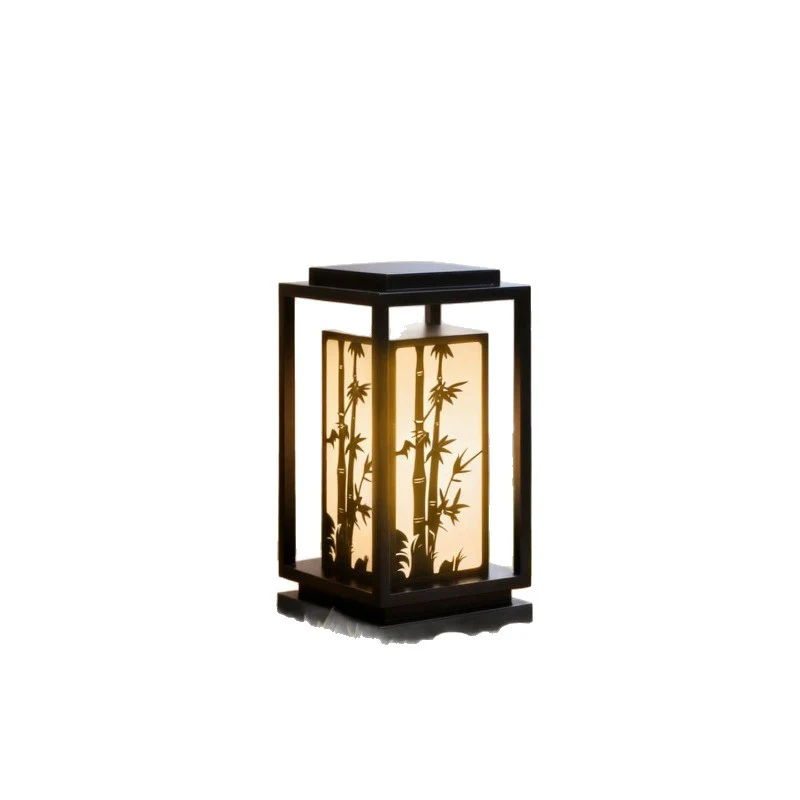 Japanisch inspirierte LED-Außenlaterne mit Holzrahmen Skanto
