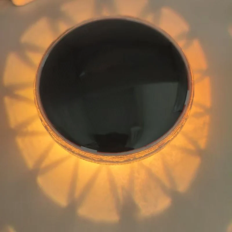 Schwimmende Solar-RGB-Poolleuchte mit wasserdichtem LED-Ring und Dämmerungssensor Skanto