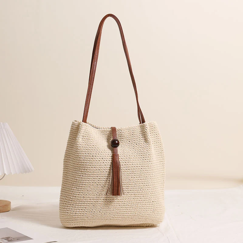 Handgehäkelte Crossover-Tasche mit Lederdetails Skanto