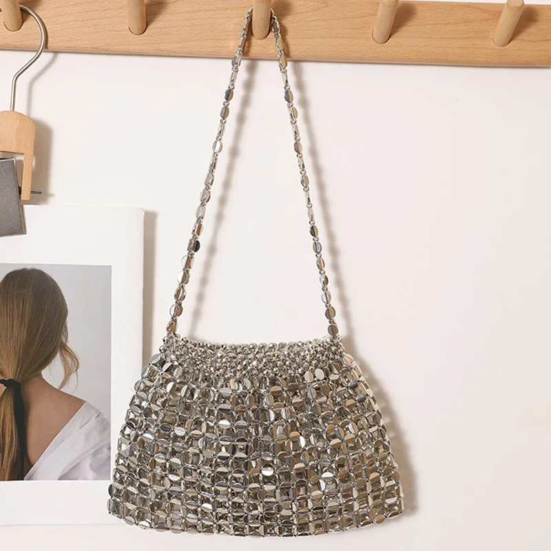 Moderne Umhängetasche im funkelnden Design Skanto