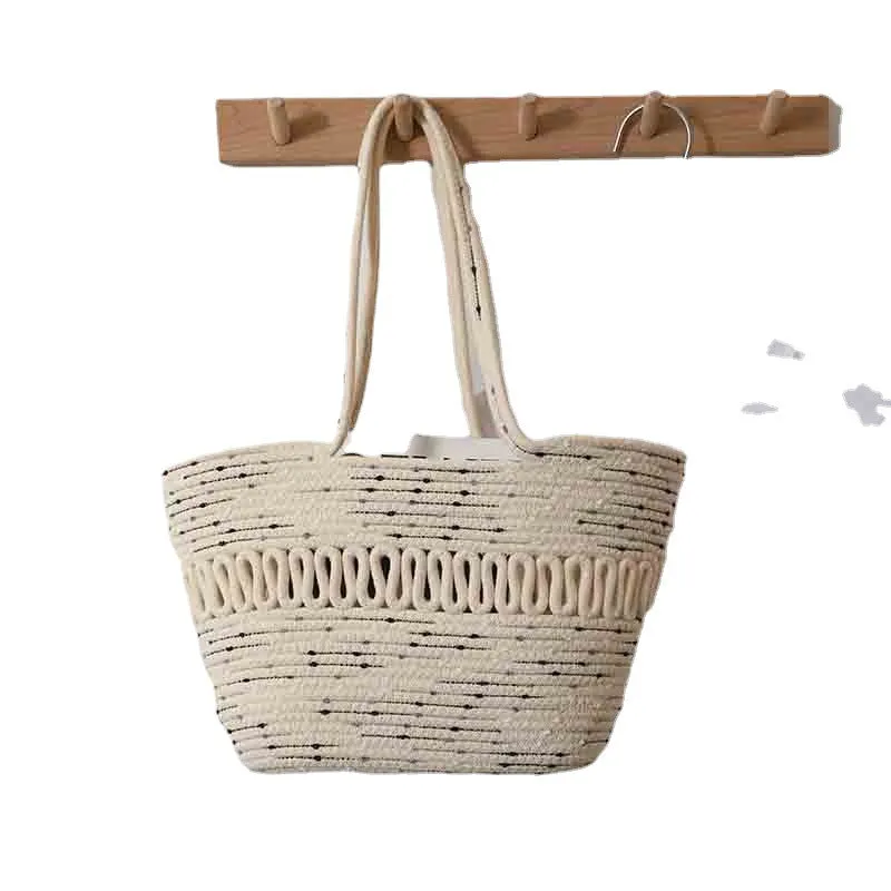 Elegante handgemachte Strandtasche mit feinem Flechtmuster Skanto
