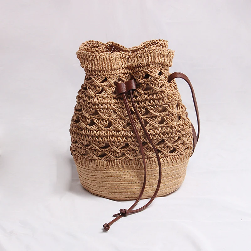 Handgefertigte Basttasche mit Lederakzenten Skanto
