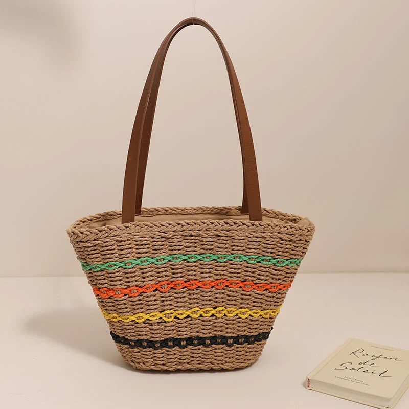 Trendige Strohtasche mit farbigen Details Skanto