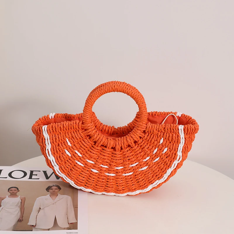 Auffällige Tasche mit gedrehtem Wellenprofil Skanto