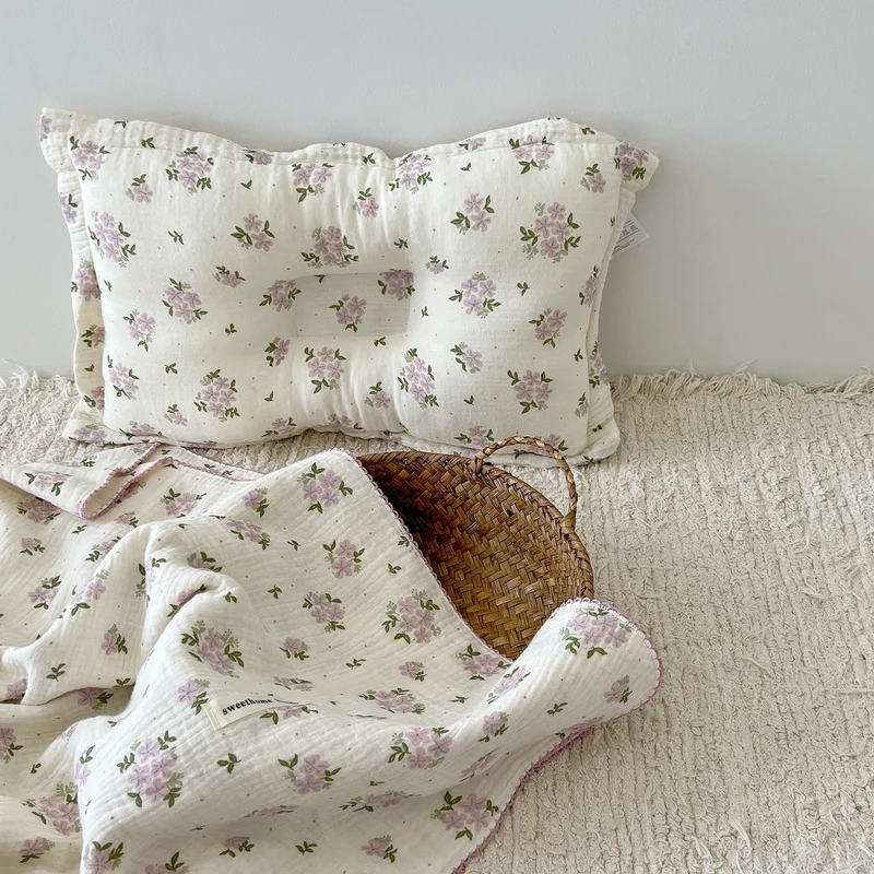 Gemütliche Decke für Damen mit Blumenmuster Skanto