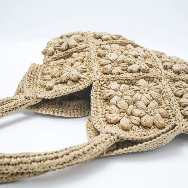Handgefertigte Tasche mit Blumenmotiven Skanto