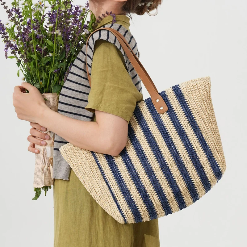Handgefertigte Strandtasche mit strukturiertem Streifenmuster Skanto