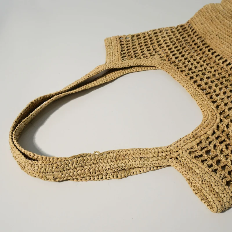 Handgestrickte Strohtasche mit geräumigem Innenraum Skanto