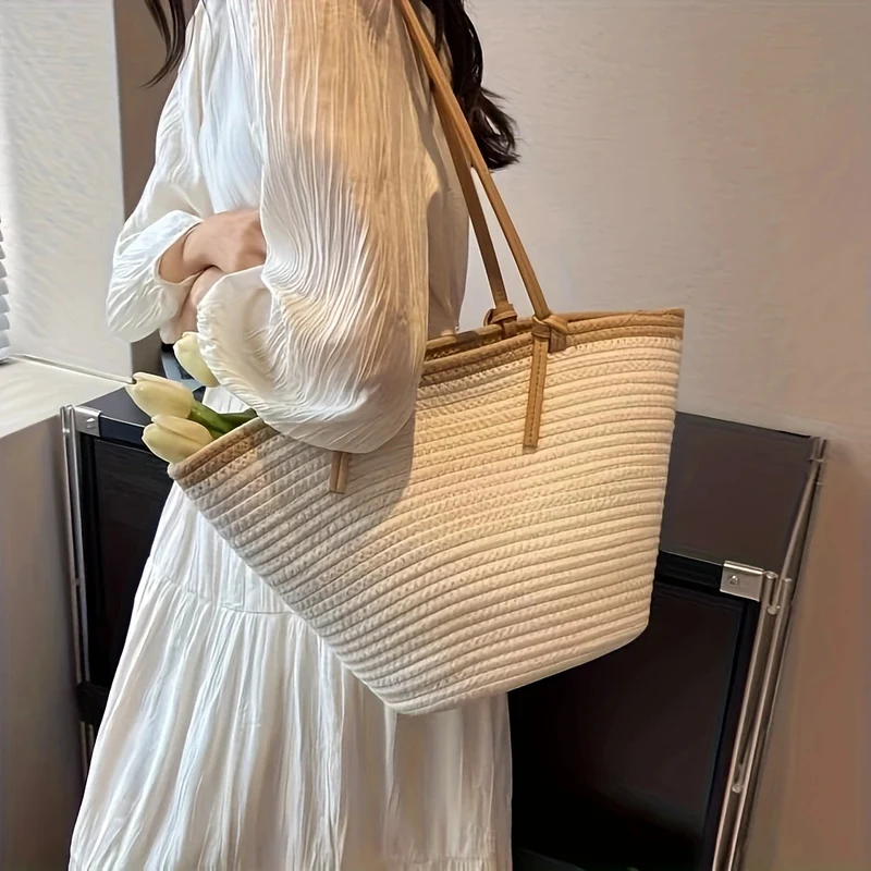 Geräumige Strandtasche mit verstärktem Boden und pflegeleichtem Material Skanto