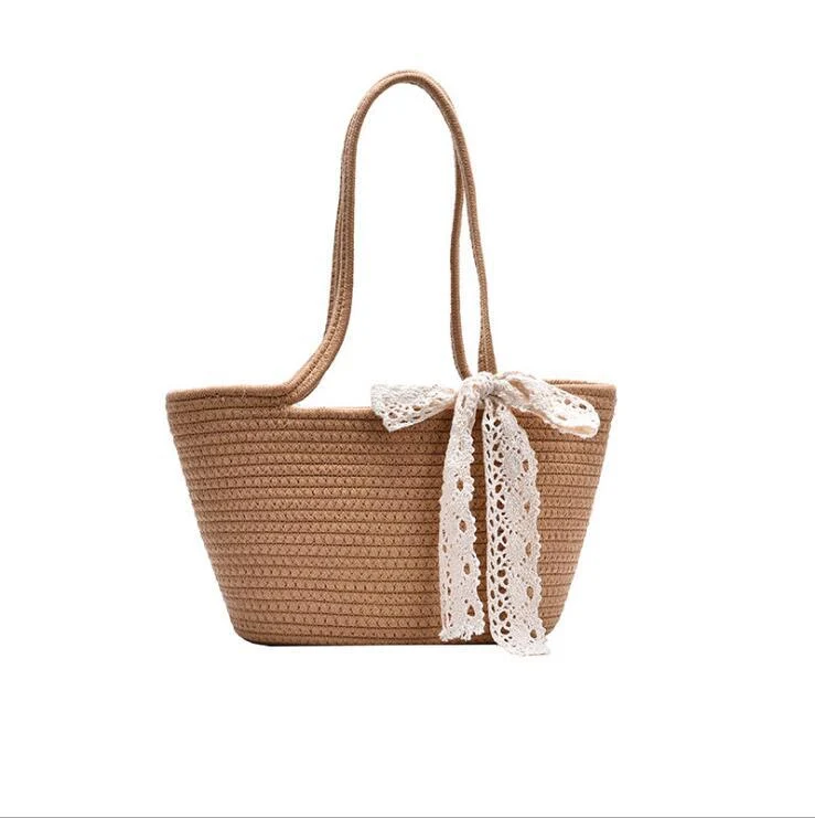 Handgemachte Basttasche mit Spitzendetail Skanto