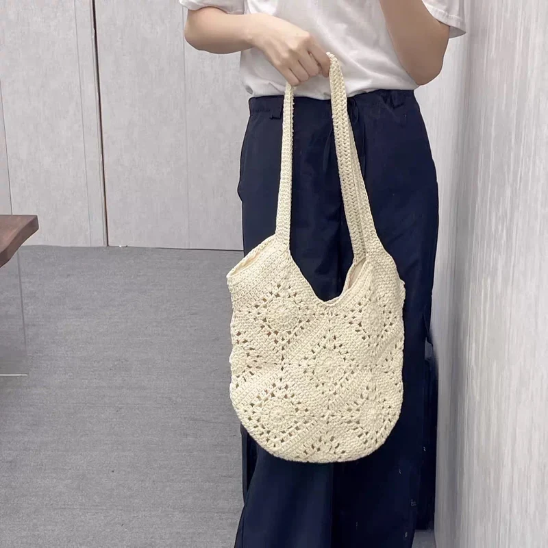 Handgeknüpfte Crossover-Tasche mit Blumenmotiven Skanto