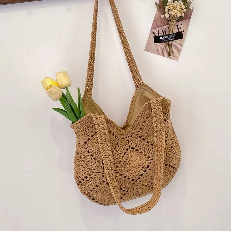 Handgeknüpfte Crossover-Tasche mit Blumenmotiven Skanto