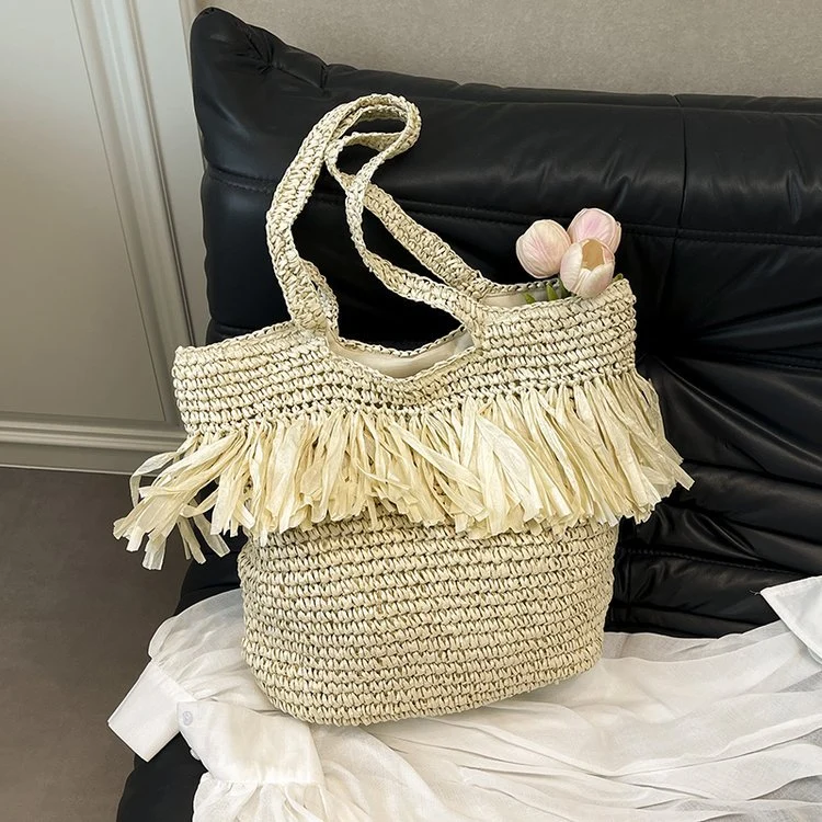 Elegante Strohtasche mit Fransen-Details Skanto