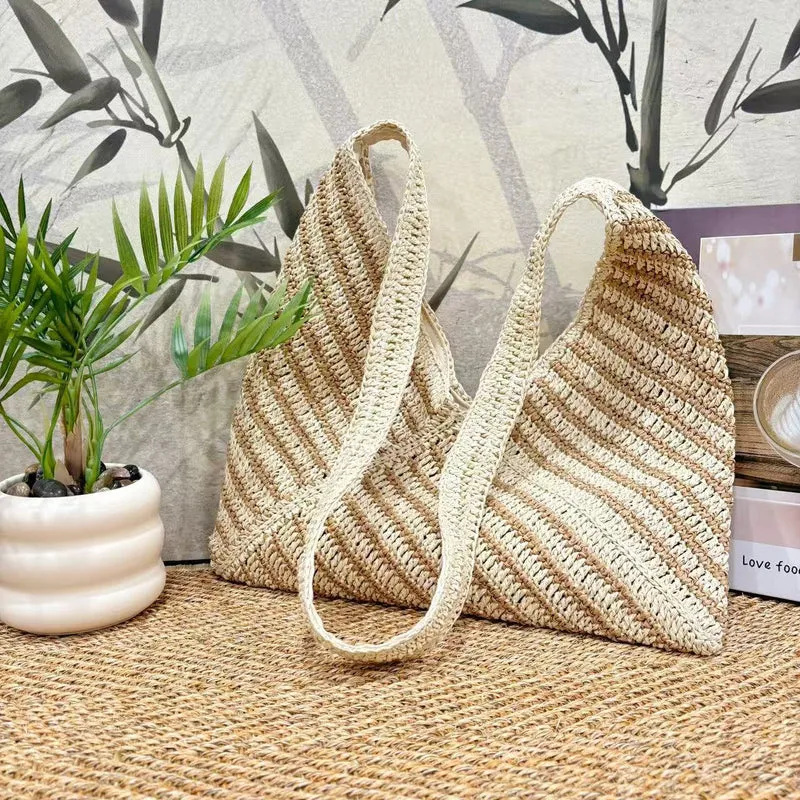 Leichte Strohtasche mit Wellenmuster Skanto